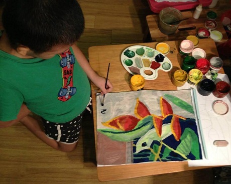 Khám phá thế giới của họa sĩ “nhí” Nem - 3 Với Nem, vẽ là ngôn ngữ mã hóa mọi yêu thương và những gì cậu bé nhìn thấy.