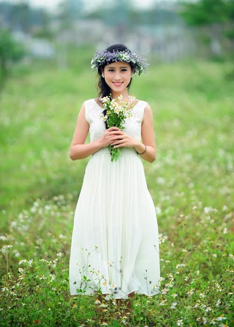 Nữ sinh Huế khoe sắc trắng tinh khôi - 6 Hoàng Dung
