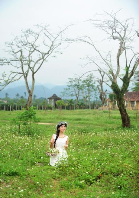 Nữ sinh Huế khoe sắc trắng tinh khôi - 9 Hoàng Dung