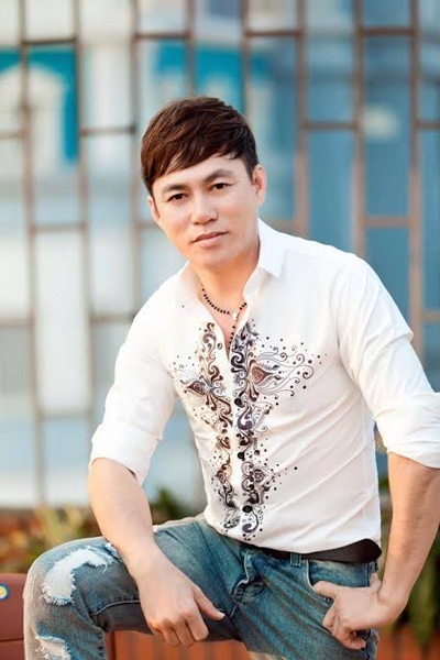 NTK Tommy Nguyễn: Sống hết mình với đam mê - 1 NTK Tommy Nguyễn: Sống hết mình với đam mê