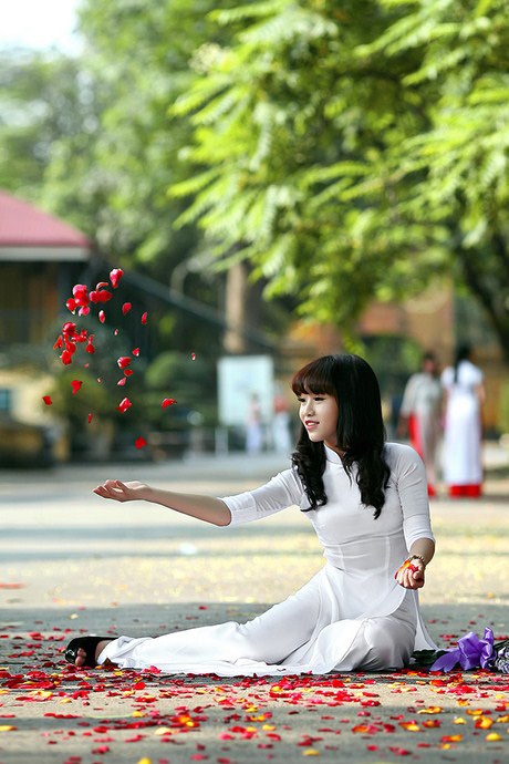 Ngắm nữ sinh học giỏi, nhảy hay rạng rỡ trong tà áo trắng - 14 Lệ Thu