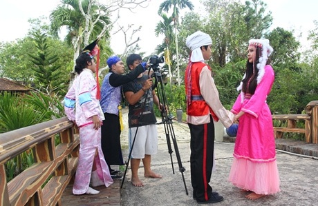 Một cảnh quay Chầu hoan cua chống ở Long An.