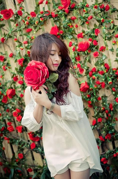 Miss Teen Bích Diệp rực rỡ khoe sắc tuổi 19 - 10 Hoàng Dung