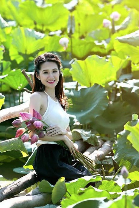 Sợ chen chúc hồ Tây, bạn trẻ đổ ra sen ngoại thành chụp ảnh - 5 Một số đầm sen quanh Hà Nội cũng long lanh không kém.