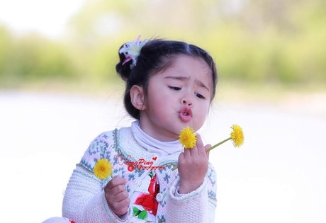 Những em bé đáng yêu "đốn tim" cư dân mạng thời gian qua - 3 Những em bé đáng yêu đốn tim cư dân mạng thời gian qua