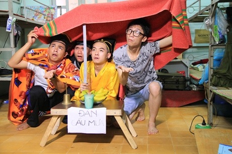 Bán “Phở” trên Youtube - 3 Thích ăn phở ra đời sau nhưng là một trong những nhóm có thu nhập tốt nhất từ các clip.