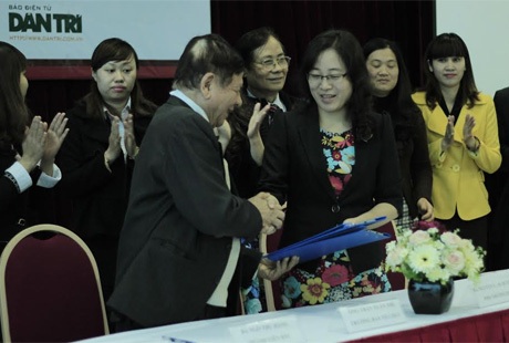 Sẽ thi Toán và Khoa học bằng tiếng Anh tại EC 2015? - 1 Phó BTC cuộc thi EC 2014 Nguyễn Thị An Quyên trong buổi lễ họp báo khởi động cuộc thi