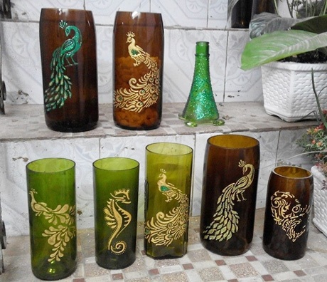 Những chiếc chai được tái chế sử dụng.