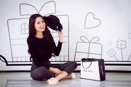 Biến hóa phong cách crop – top với Miss Áo dài Kim Phương - 1 Biến hóa phong cách crop – top với Miss Áo dài Kim Phương