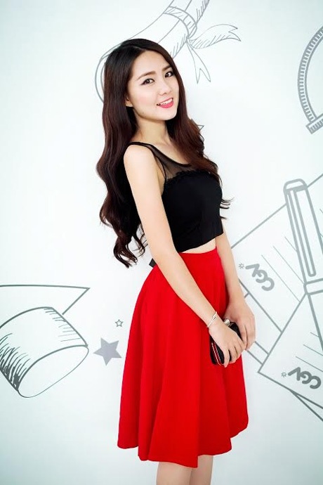 Biến hóa phong cách crop – top với Miss Áo dài Kim Phương - 5 Biến hóa phong cách crop – top với Miss Áo dài Kim Phương