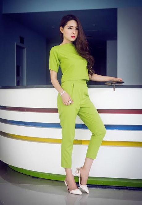 Biến hóa phong cách crop – top với Miss Áo dài Kim Phương - 9 Biến hóa phong cách crop – top với Miss Áo dài Kim Phương