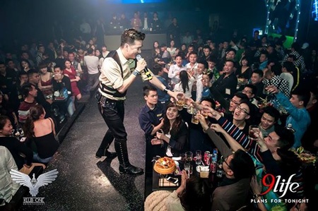 Thời trang diễn nóng bỏng của các nữ DJ Hà thành - 1 Thời trang diễn nóng bỏng của các nữ DJ Hà thành