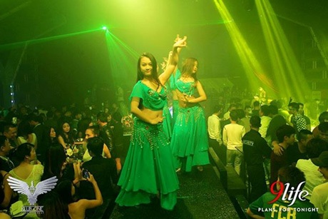 Thời trang diễn nóng bỏng của các nữ DJ Hà thành - 7 DJ Trang Moon
