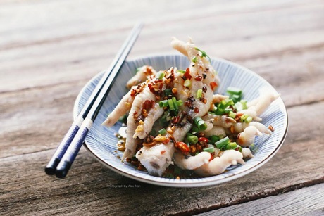 Chân gà trộn cay