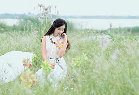 Nữ sinh Kinh tế xinh tươi mơ màng giữa sắc trời Thu - 7 Hoàng Dung
