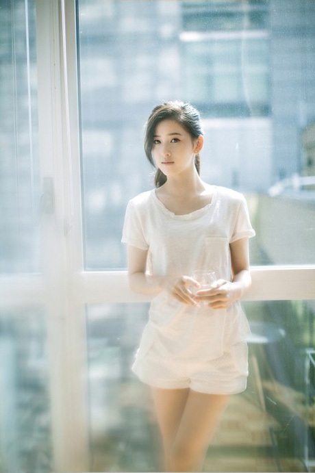 “Cô gái trà sữa” Trung Quốc đẹp tinh khiết trong bộ ảnh mới