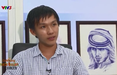 Đặng Tuấn Bảo với khả năng vẽ tranh bằng bút bi điêu luyện.