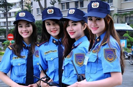 4 nữ bảo vệ xinh như hot girl gây xôn xao