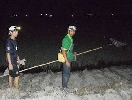 Luật bất thành văn ở ngôi làng đàn ông ngủ ngày - 1 Đàn ông làng Liễu Thạnh đêm đến mới bắt đầu… đi làm.