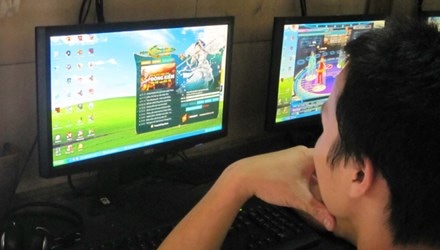 Tự tử vì nghiện game - 1 Nghiện game dễ dẫn tới cáu gắt, thích bạo lực, dễ bị kích động. Ảnh minh họa: Như Ý.