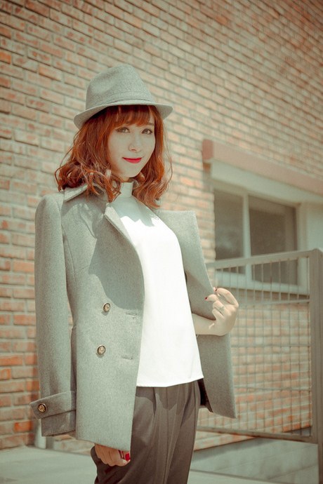 Đón Thu với phong cách đường phố sành điệu, thanh lịch - 13 Mang đến sự trẻ trung, hiện đại cho các cô nàng công sở.