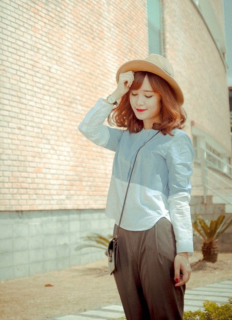 Đón Thu với phong cách đường phố sành điệu, thanh lịch - 3 Màu da trời nhã nhặn tạo cảm giác dễ chịu không ngờ.