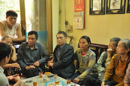 Hàng trăm nhân khẩu mòn mỏi chờ TP. Hà Nội “giải cứu” - 2 Hàng trăm nhân khẩu, với đa phần là những người cao tuổi đang chịu cảnh sống vất vưởng