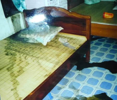 Bộ GTVT yêu cầu làm rõ vụ phá nhà cán bộ Công ty đường 126 - 1 Một số hộ gia đình khu tập thể Công ty 126 tố cáo bị đổ phân và phế thải vào nhà