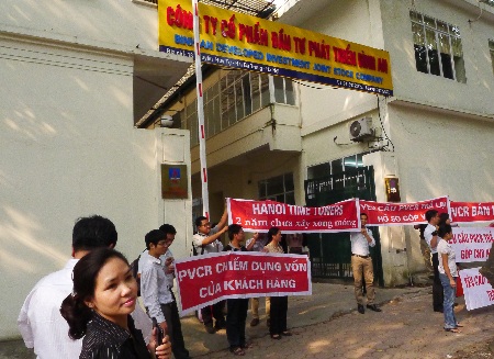 “Thượng đế” điêu đứng vì chủ đầu tư chậm tiến độ thi công - 5 Báo