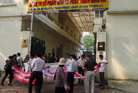 “Thượng đế” điêu đứng vì chủ đầu tư chậm tiến độ thi công - 8 Báo