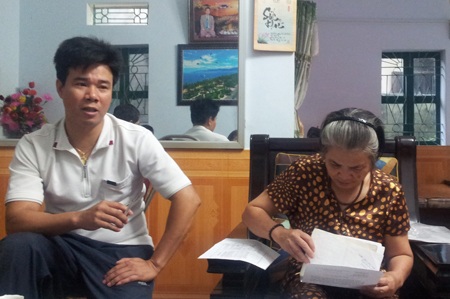 Bà Cường và người con trai cả đã hơn 40 tuổi bức xúc vì cách giải quyết