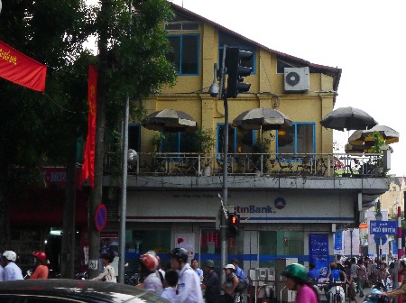 Công trình sai phạm ở 18 Ngô Quyền vẫn thách thức dư luận (Ảnh: Ngọc Cương)