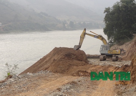 Thanh tra tỉnh Yên Bái vào cuộc vụ bán mỏ đá như “xiếc” - 3 Sở Giao thông Vận tải đã cấp phép hoạt động bến phà cho Công ty Minh Việt
