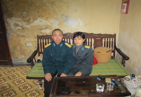 Ban Tuyên giáo Quận Thanh Xuân lên tiếng vụ “Cựu quân nhân thiệt hại tiền tỷ” - 1 Quận ủy Thanh Xuân cho rằng việc thu hồi sổ đỏ của vợ chồng bà Nhung là đúng quy định