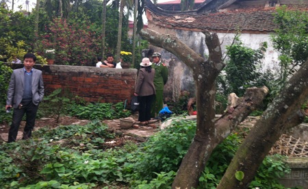 Cơ quan điều tra định giá tài sản công dân bị phá hoại ở xã Đông Ngạc - 3 Hội đồng thẩm định chưa hoàn thành nhiệm vụ định giá trị tài sản trong buổi làm việc ngày 26/2/2013