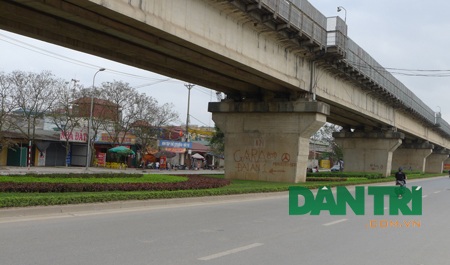 Những thảm cỏ như thế này đang dần bị thu hẹp nhường chỗ cho các bãi trông xe