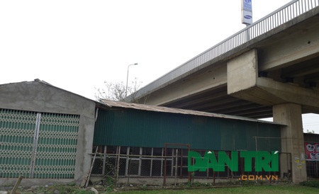 “Lộ diện” thêm hàng chục nghìn m2 đất bị “xẻ thịt” dưới gầm cầu Thăng Long - 4 Công ty Thanh Hiền hạ biển hiệu sau khi báo Dân trí phản ánh