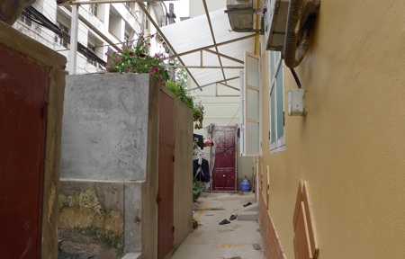 Phần diện tích sử dụng chung bị lấn chiếm xây kiên cố nhưng vẫn không bị xử lý