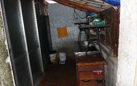 Thanh tra xác định nhiều sai phạm chưa được xử lý tại nhà 18 Ngô Quyền - 4 Nhiều diện tích chung vẫn đang bị chiếm dụng làm kho