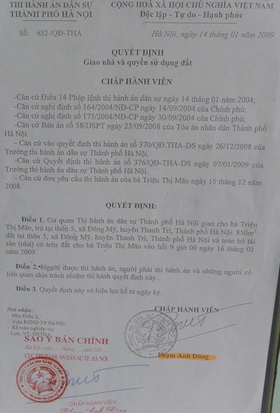 Công dân hoang mang vì quyết định mâu thuẫn của TAND Tối cao - 1 Quyết định thi hành bản án số 58/2008/DSPT được thực hiện tháng 1/2009