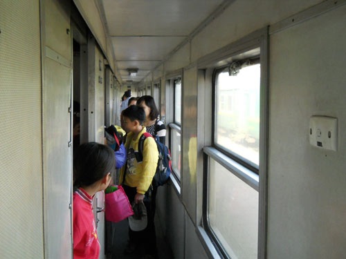 Phe vé chặt chém khách vào Nam - 7 Hành khách tìm giường nằm tại toa giường nằm tại tàu SE21 Huế - TP.HCM.
