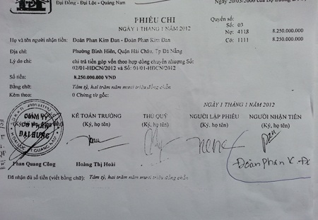 Hơn 8 tỷ đồng tiền cổ phần tự dưng “bốc hơi” ở Công ty Đại Hưng - 2 Số cổ phần của bà Đan tại Công ty Đại Hưng (bên trái) đột nhiên biến mất