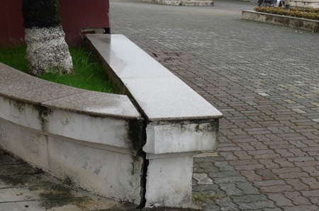 Những hình ảnh xuống cấp xuất hiện ở nhiều nơi trong trụ sở UBND quận Hoàng Mai