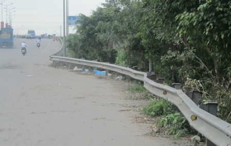 Trình trạng xuống cấp, ô nhiễm môi trường ở nút giao thông Mai Nội