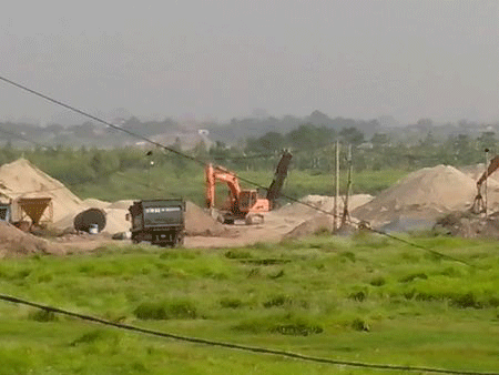  Tình trạng cát tặc trên địa bàn xã Đại Mạch, huyện Đông Anh