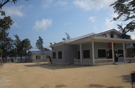 Hơn 1000 lao động đang làm việc tại khu kinh tế Vũng Áng kêu cứu - 2 Cổng vào khu nhà ở và làm việc tạm thời của hơn 1000 công nhân, chuyên gia Công ty Nibelc