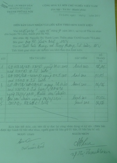Tòa án huyện Từ Liêm bị “tố” vi phạm thủ tục tố tụng - 2 Các hộ dân đã nộp đơn và tài liệu liên quan từ tháng 9/2011