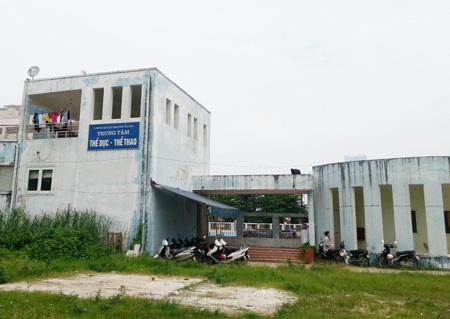Đề nghị làm rõ dấu hiệu sai phạm ở Trung tâm TDTT quận Thanh Xuân - 2 Dư luận đề nghị UBND quận Thanh Xuân vào cuộc kiểm tra và xử lý sai phạm
