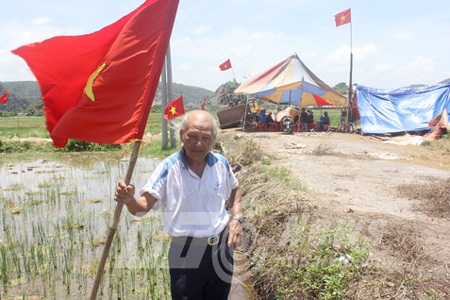 Cụ Phạm Văn Áp thể hiện quyết tâm đối đầu với xã hội đen