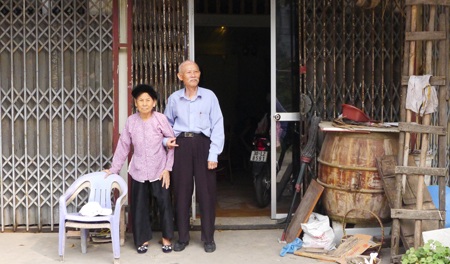 Số phận hàng chục gia đình tổ 57 phường Dịch Vọng bị “bỏ quên” - 3 Quyền lợi hợp pháp của hàng chục nhân khẩu đang bị các cơ quan chức năng bỏ quên